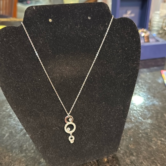 9 inch Swavorski silver necklace excellant condition - Picture 1 of 7